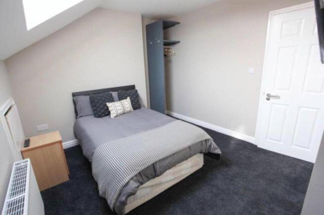 Host Liverpool - City Centre Townhouse, Group Friendly & Parking Exterior foto